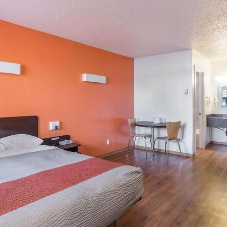 Motel Bo-Camrose, Ab Экстерьер фото