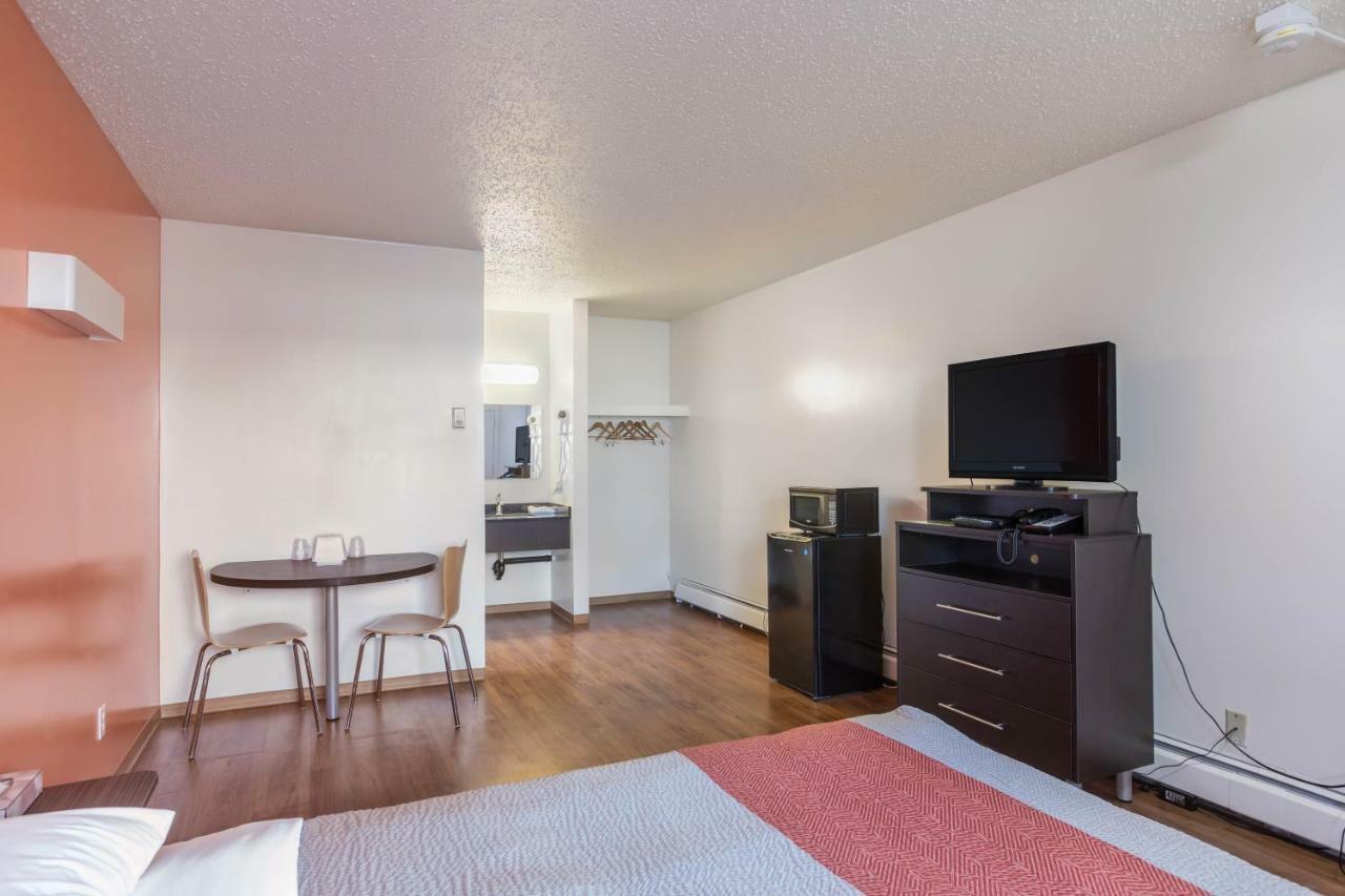 Motel Bo-Camrose, Ab Экстерьер фото