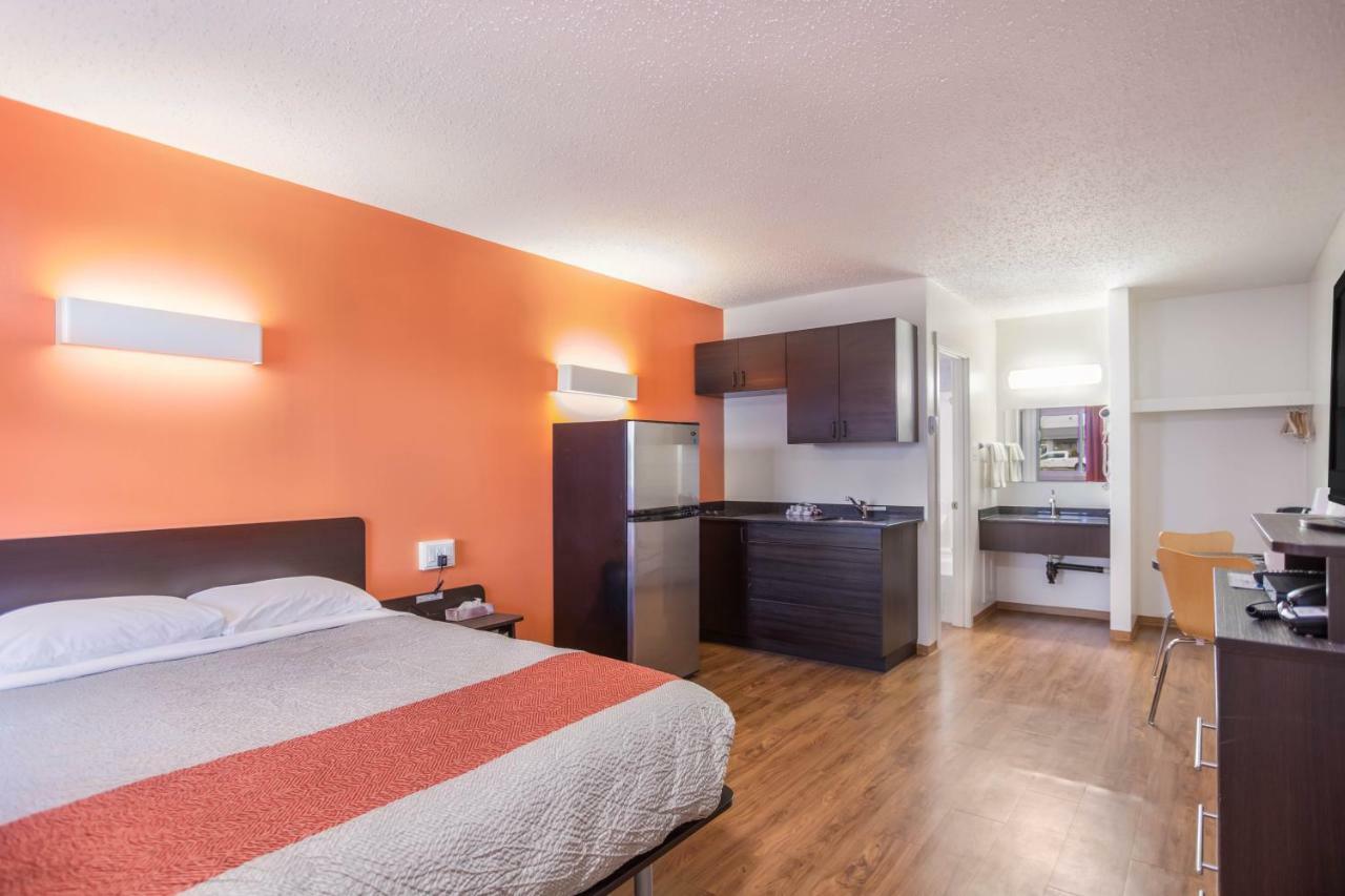 Motel Bo-Camrose, Ab Экстерьер фото