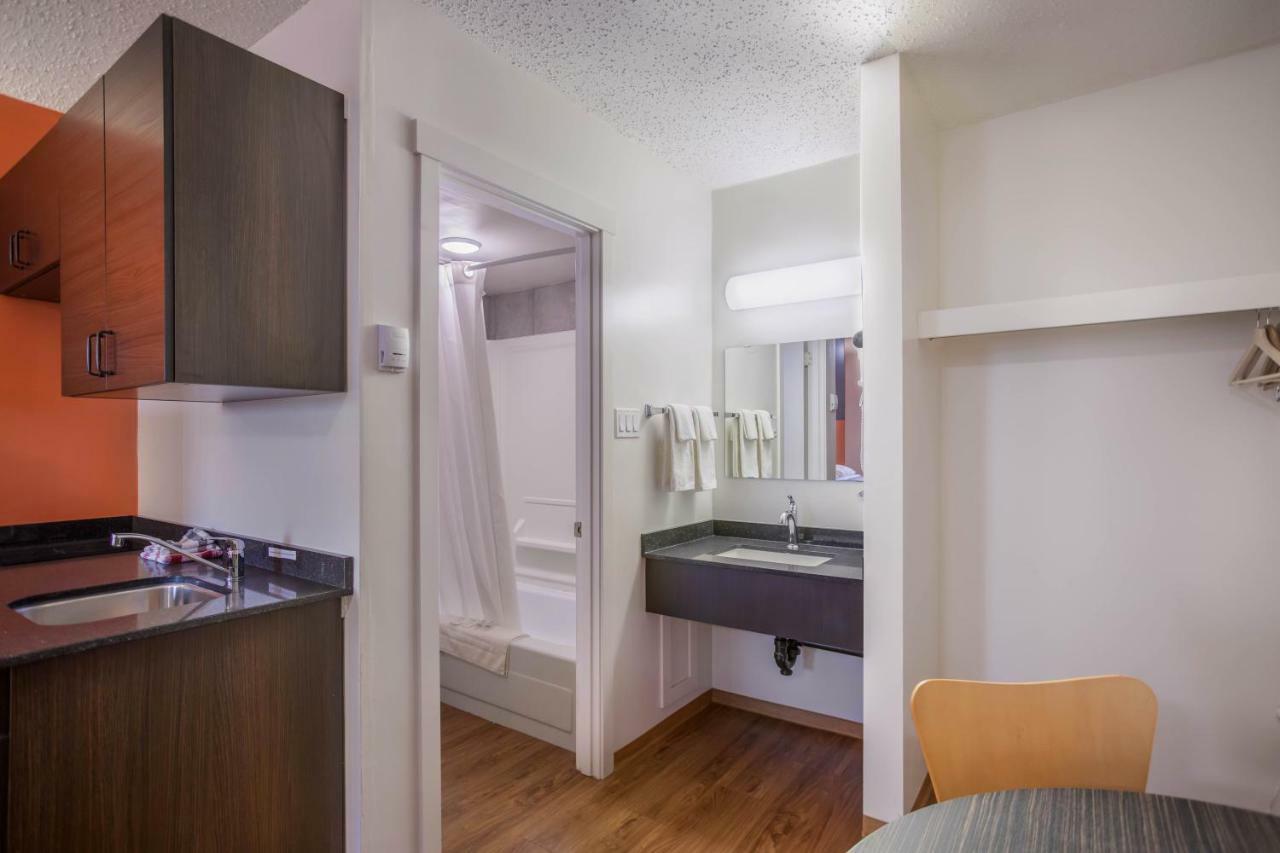 Motel Bo-Camrose, Ab Экстерьер фото