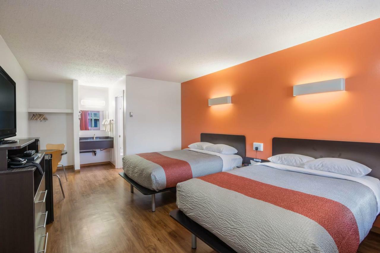 Motel Bo-Camrose, Ab Экстерьер фото