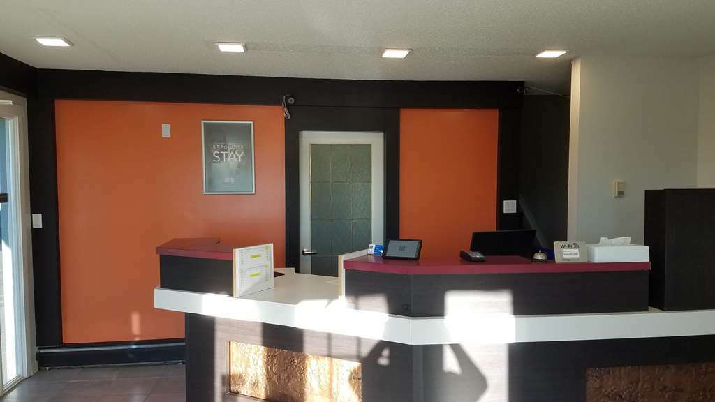 Motel Bo-Camrose, Ab Интерьер фото